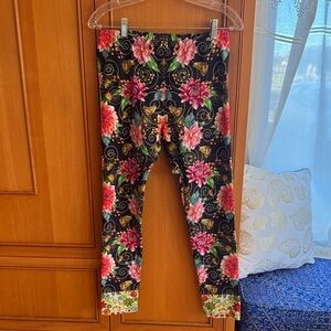 Johnny Was leggings, excellent condition!
Size small.